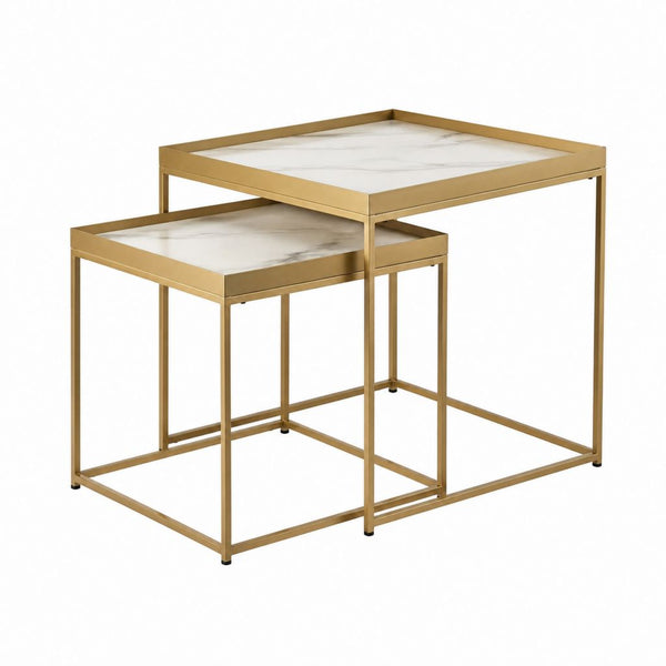 Tables basses gigognes carrées dorées en acier et MDF effet marbre 50 x 50 x 55 cm et 40 x 40 x 45 cm